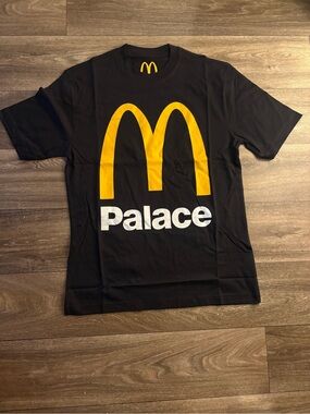 PALACE x McDonald’s Graphic Tee in Black